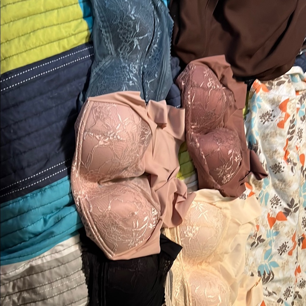 Elegant Lace Women's Intimates Set